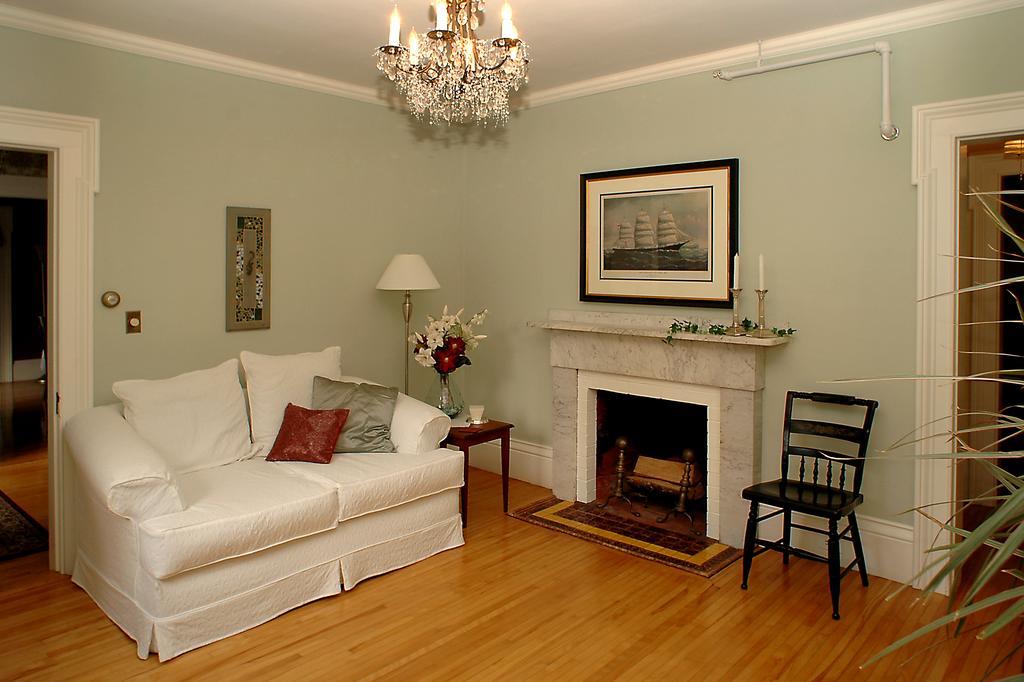 Benjamin F. Packard House Bed And Breakfast Bath Bagian luar foto